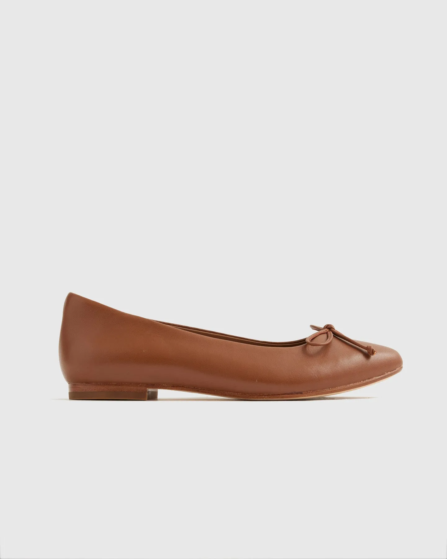 Italian Leather Pointed Bow Flat