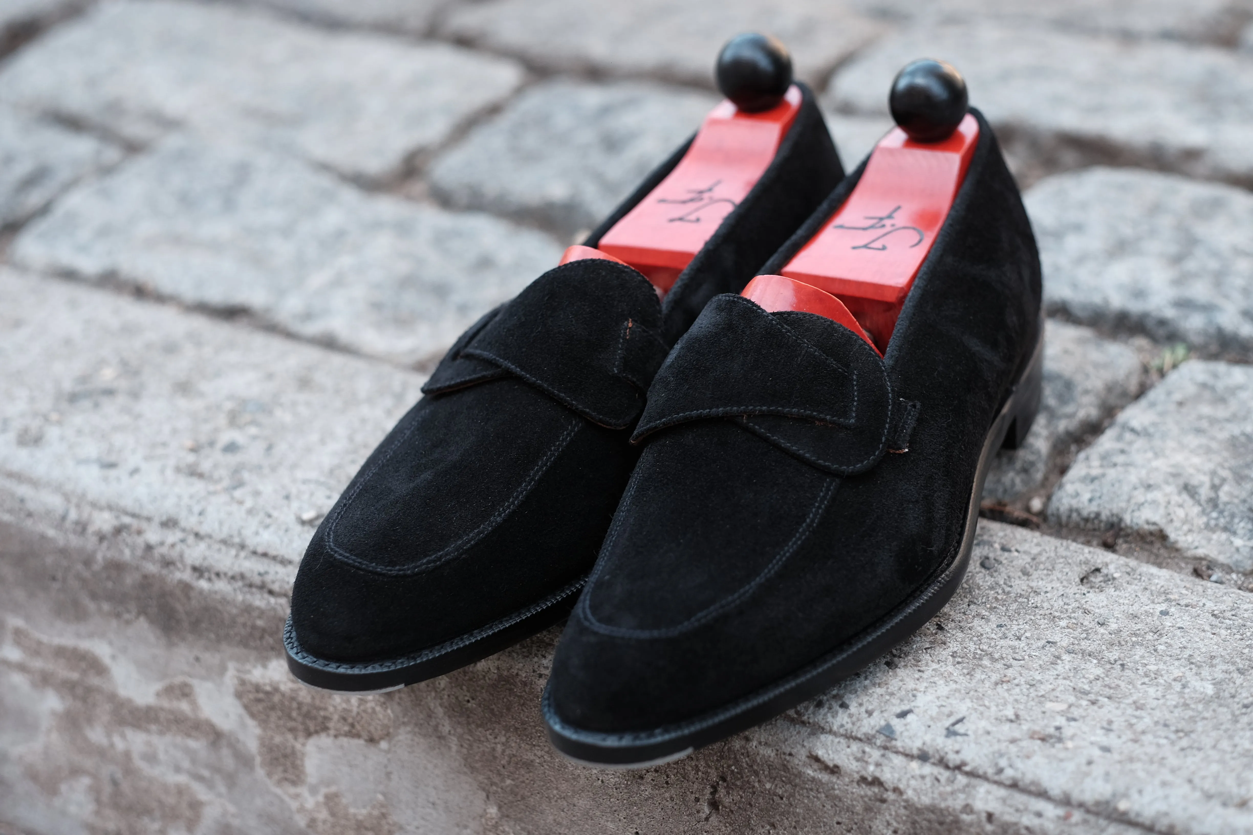 Meridian - Black Suede