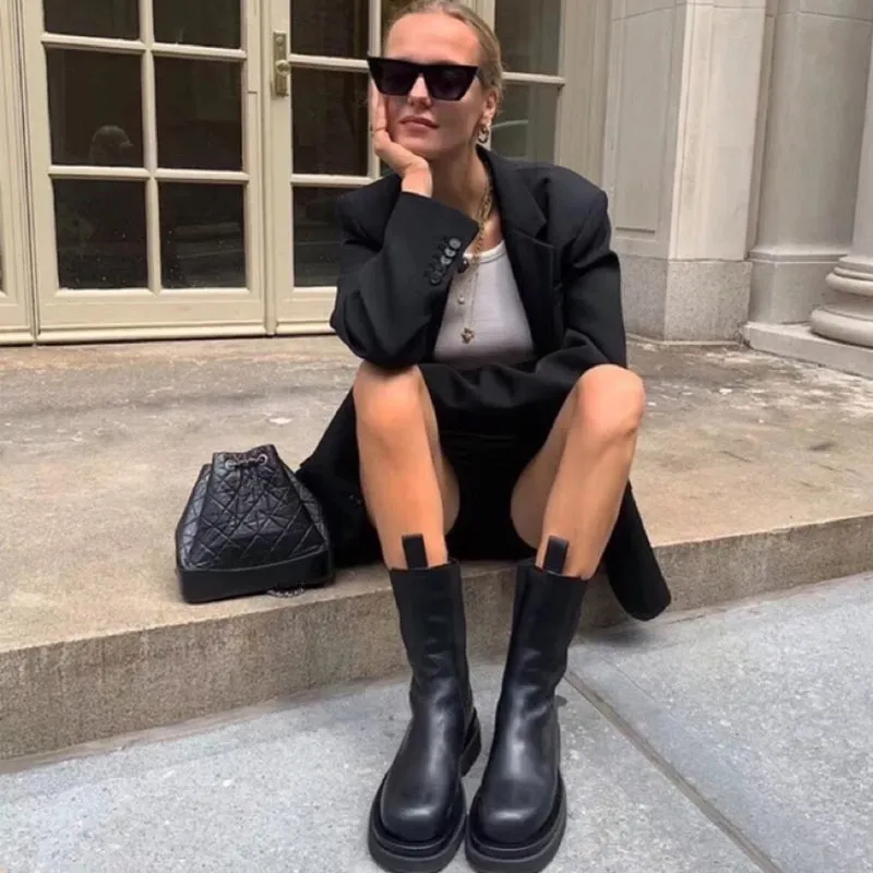 MONA BOTTAZA MEZIZO LEATHER CHELSEA BOOTS IN BLACK