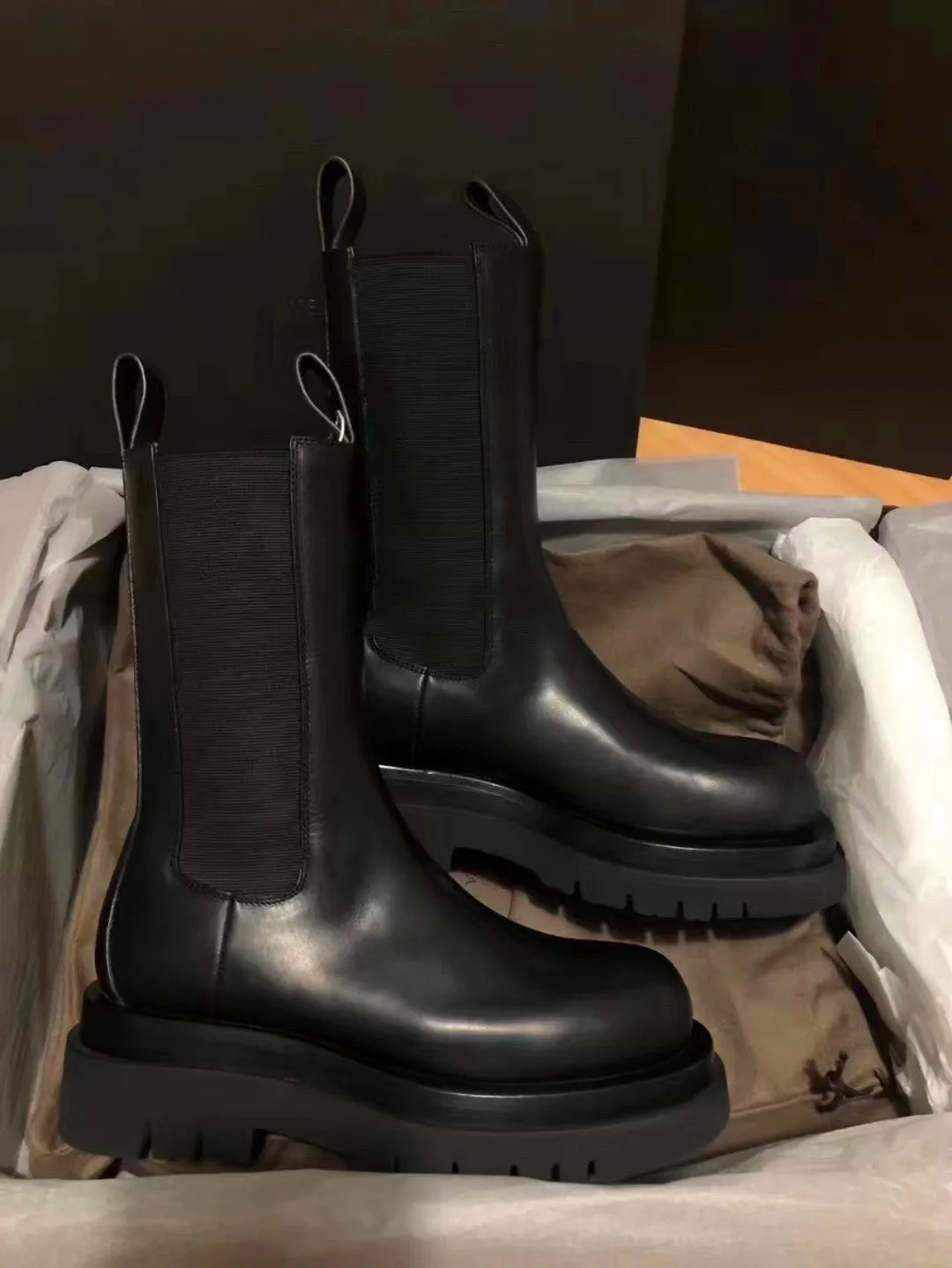 MONA BOTTAZA MEZIZO LEATHER CHELSEA BOOTS IN BLACK