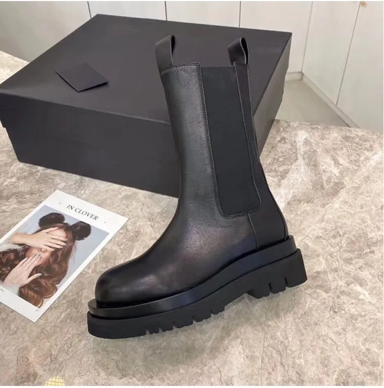 MONA BOTTAZA MEZIZO LEATHER CHELSEA BOOTS IN BLACK